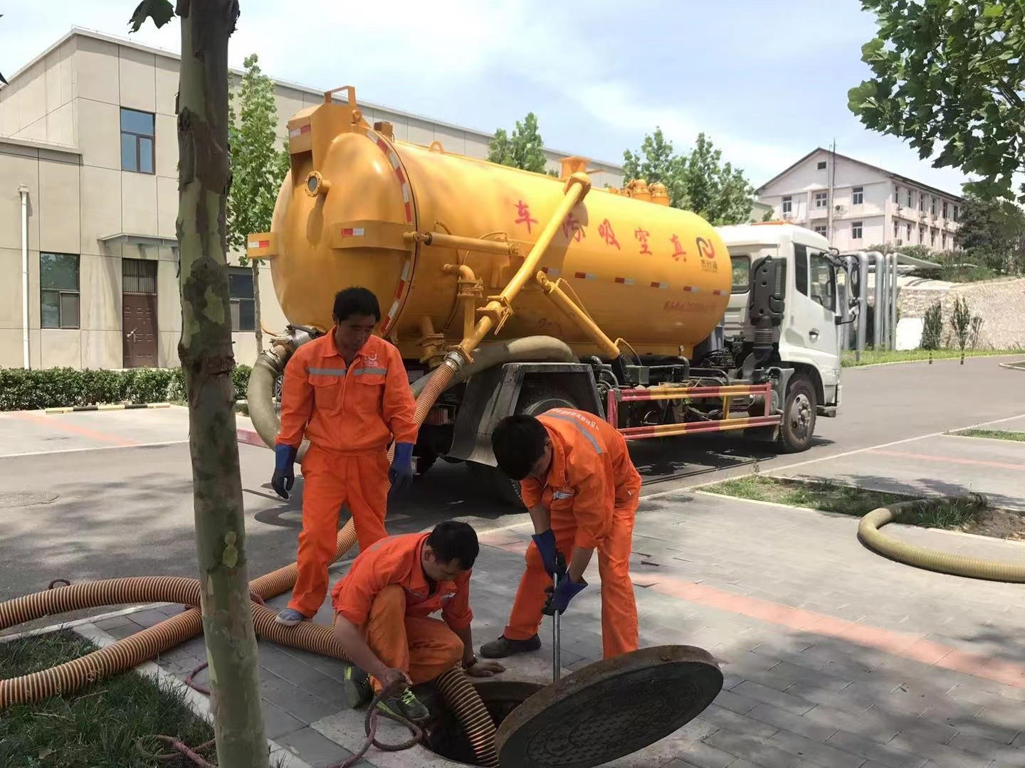 兴海化粪池清理与5-8吨吸粪车施工效率分析